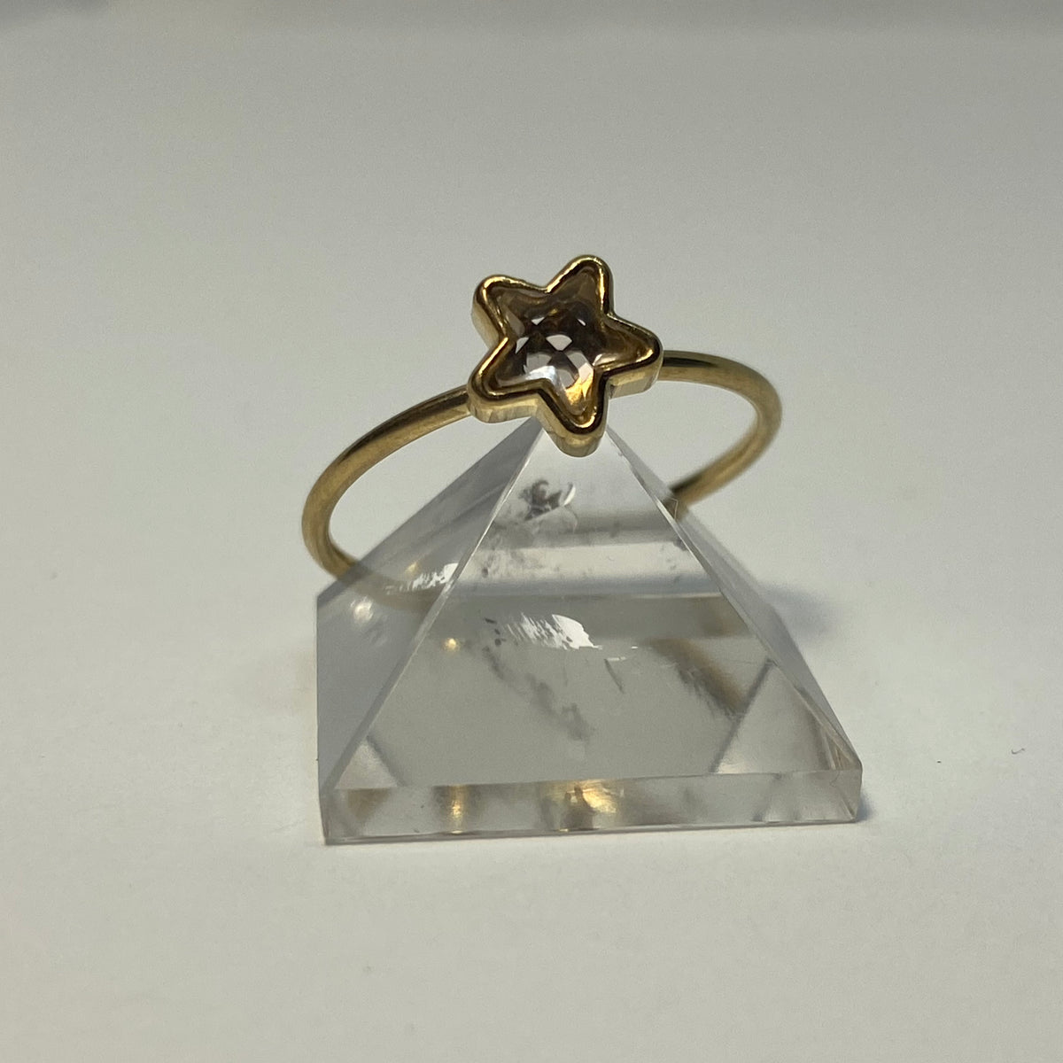 Smokey Estrella - Gaia Luna