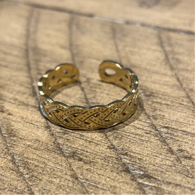 Gold Braided Ring - Gaia Luna