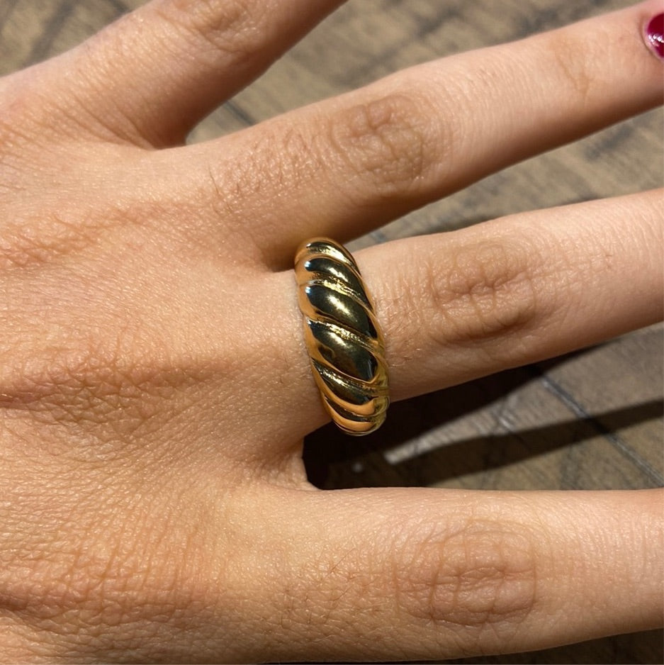 Gold Chunky Ring - Gaia Luna