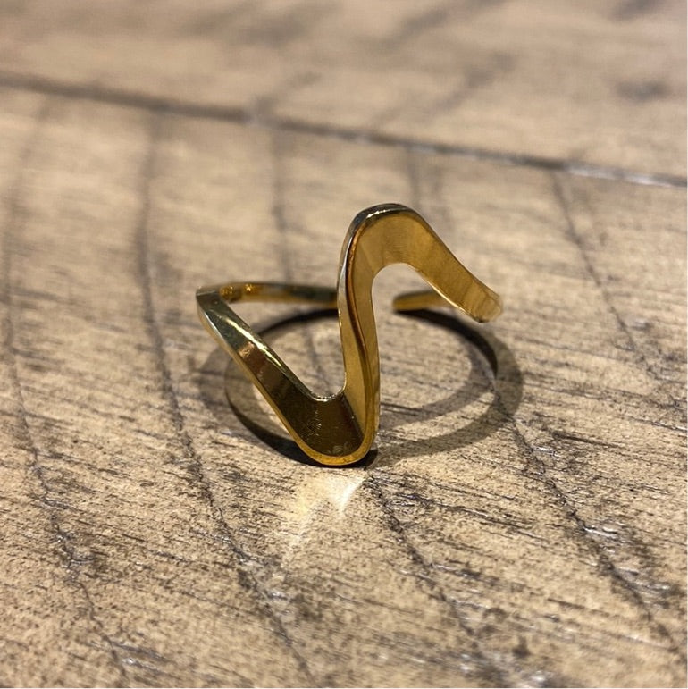 Curvy Ring - Gaia Luna